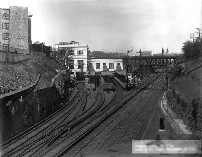 [Summit Ave. Station Look'g W]