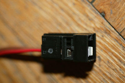 [The wrong connector on the 401/402 harness]